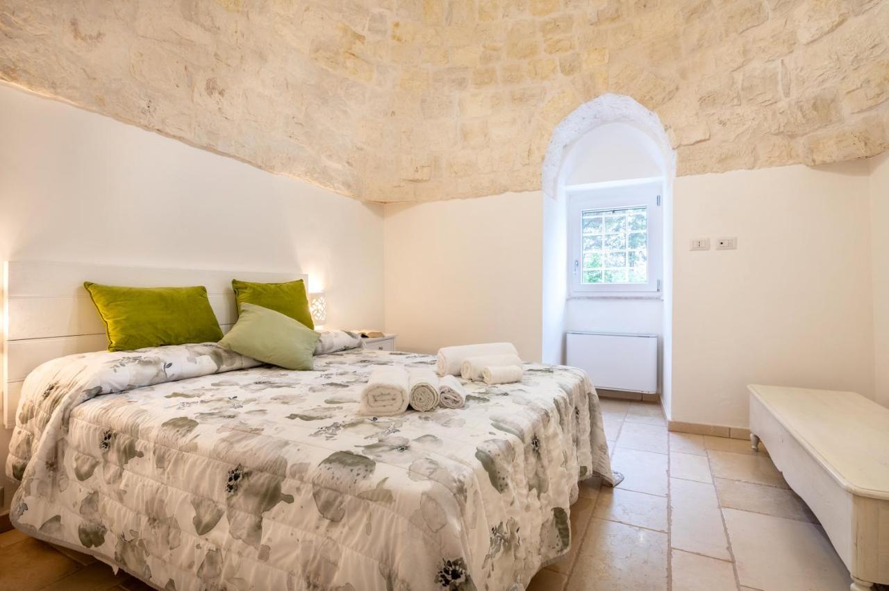Trullo Il Focolare In Masseria Cisternino Eksteriør billede