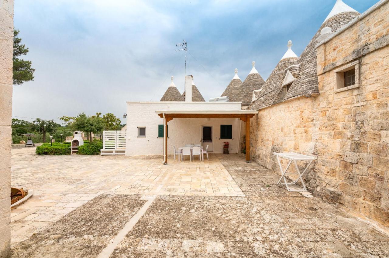 Trullo Il Focolare In Masseria Cisternino Eksteriør billede
