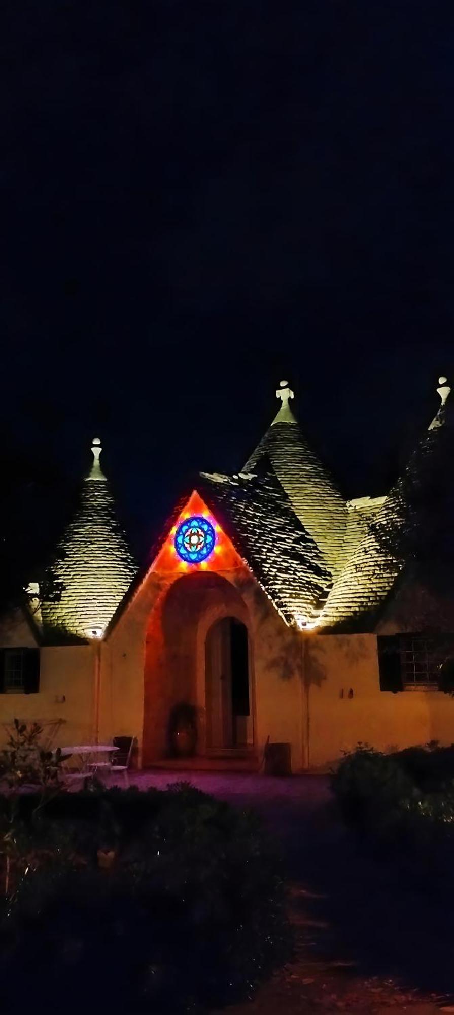 Trullo Il Focolare In Masseria Cisternino Eksteriør billede