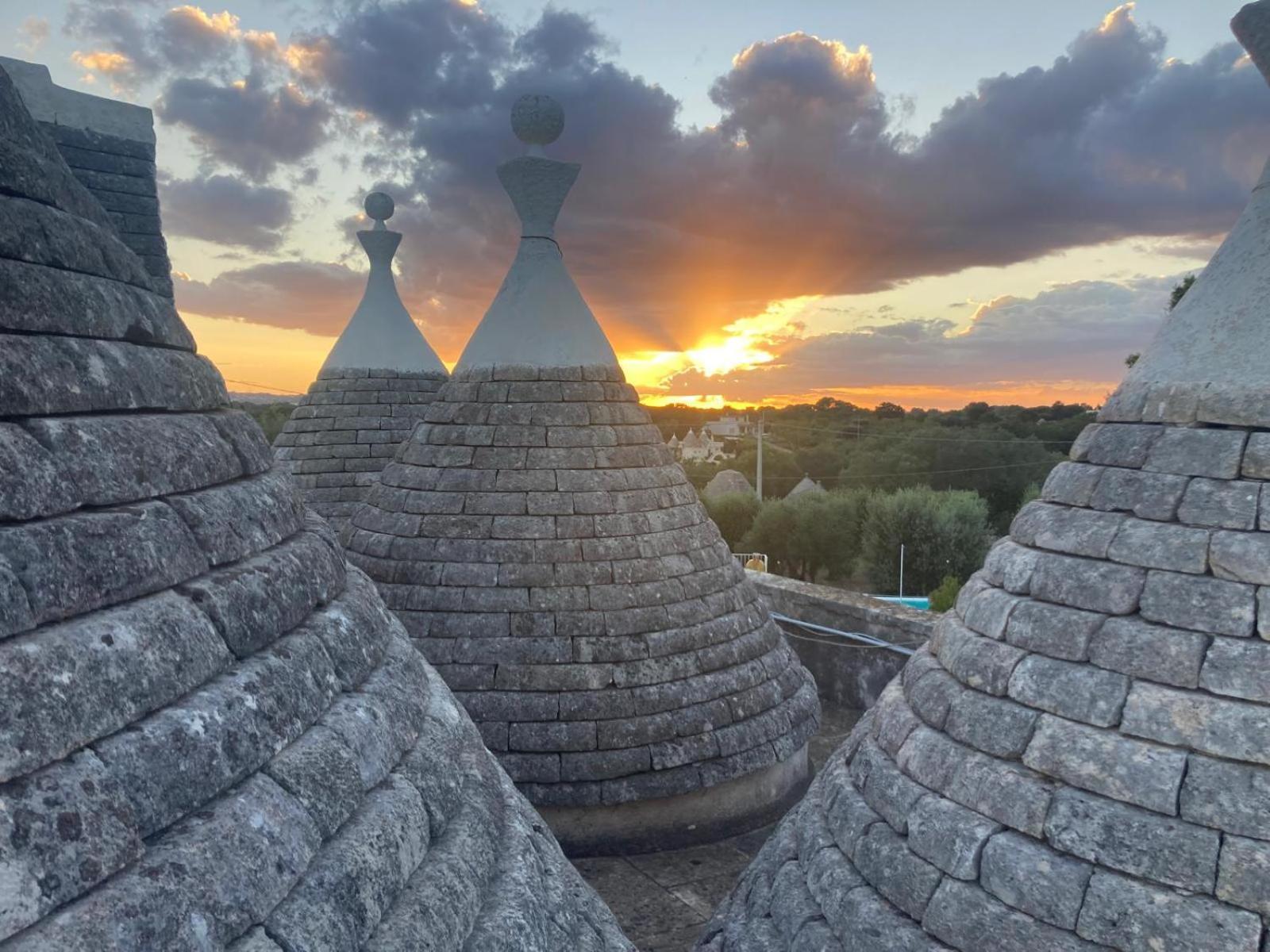 Trullo Il Focolare In Masseria Cisternino Eksteriør billede